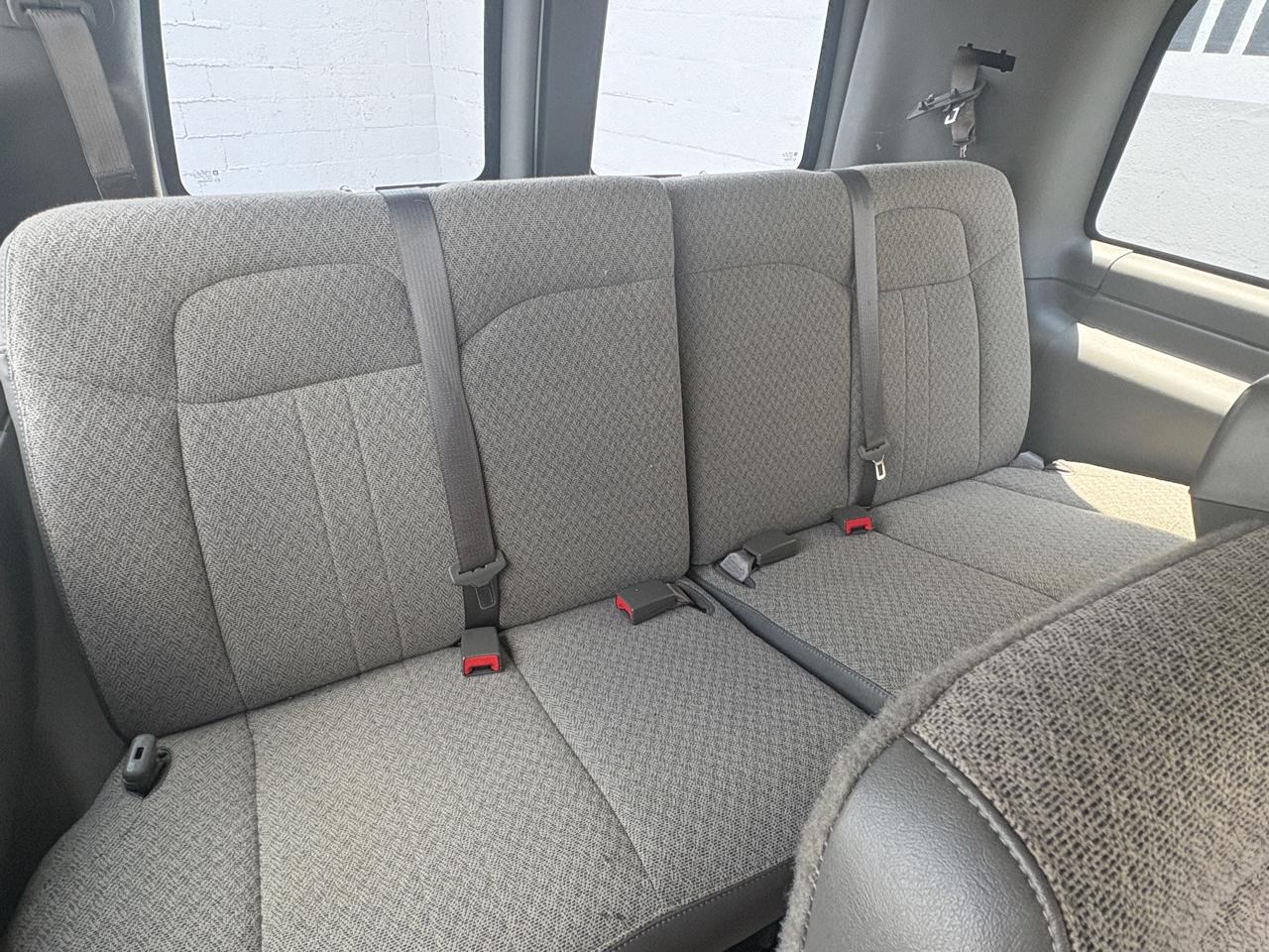 Chevrolet Express Passenger RWD 2500 135" LT 2022