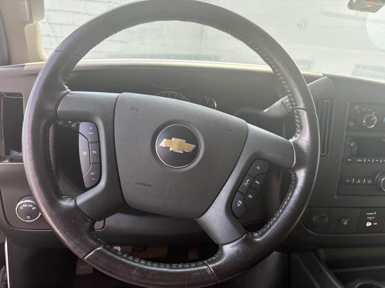 Chevrolet Express Passenger RWD 2500 135" LT 2022