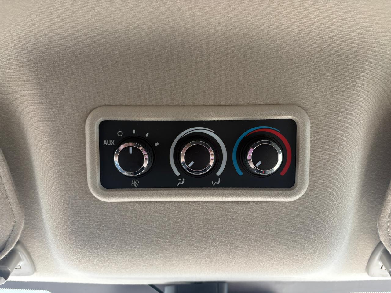 Chevrolet Express Passenger RWD 2500 135" LT 2022