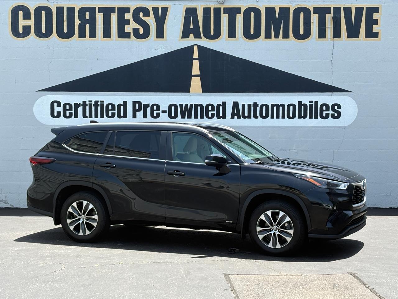 Toyota Highlander Hybrid XLE AWD (Natl) 2024