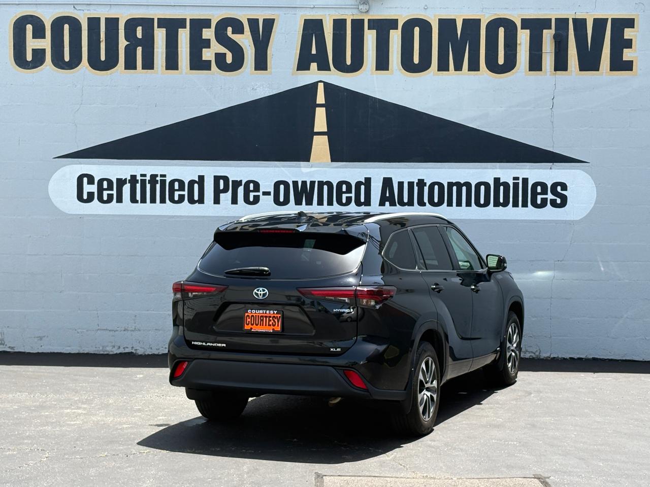 Toyota Highlander Hybrid XLE AWD (Natl) 2024