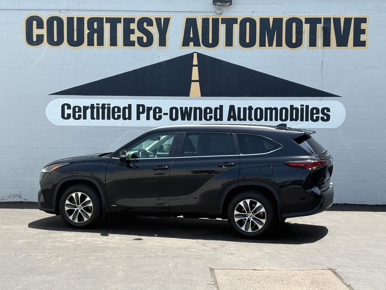 Toyota Highlander Hybrid XLE AWD (Natl) 2024