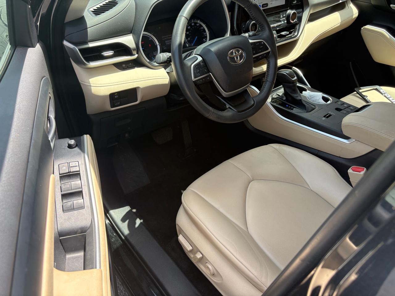 Toyota Highlander Hybrid XLE AWD (Natl) 2024