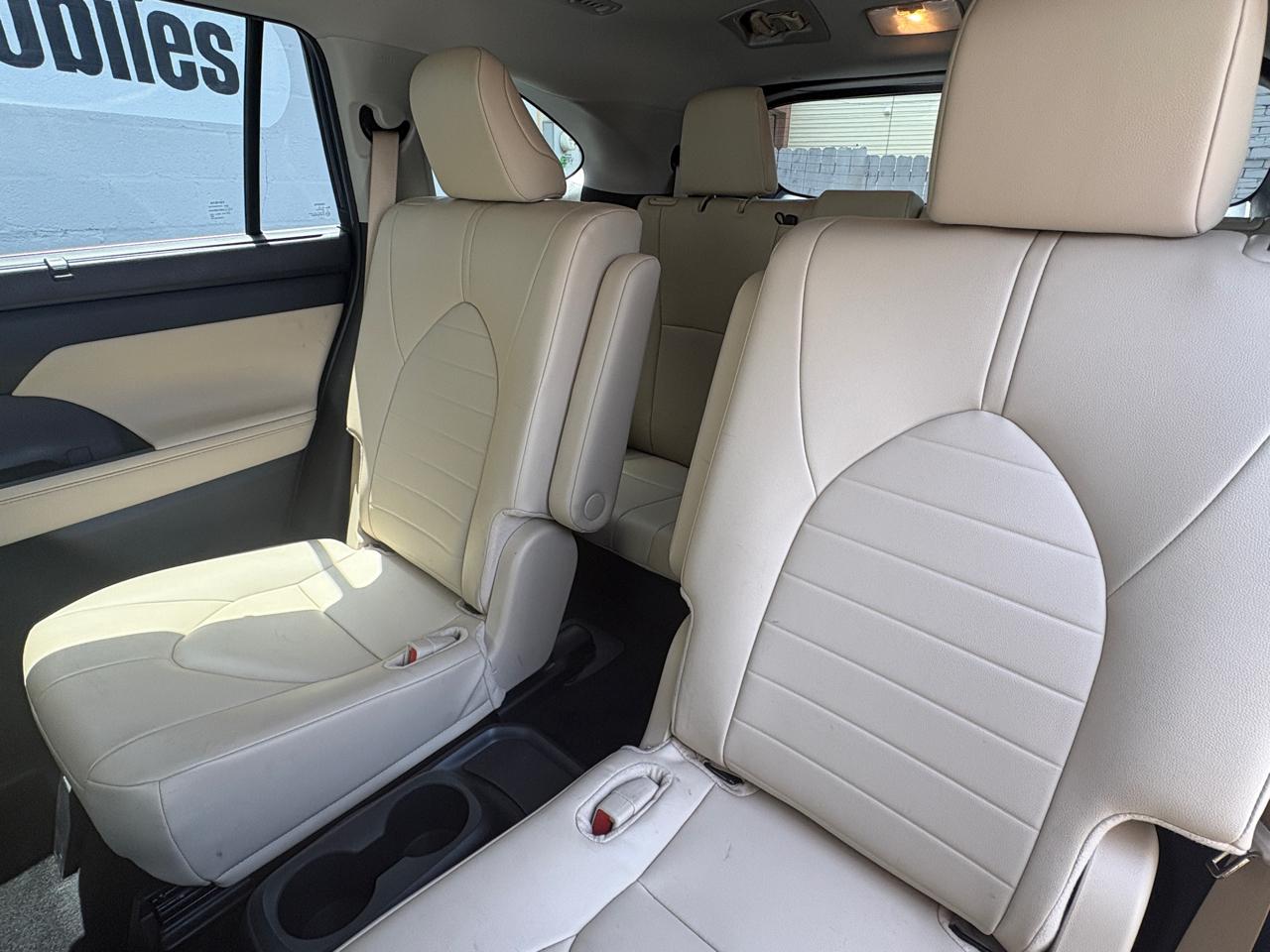 Toyota Highlander Hybrid XLE AWD (Natl) 2024