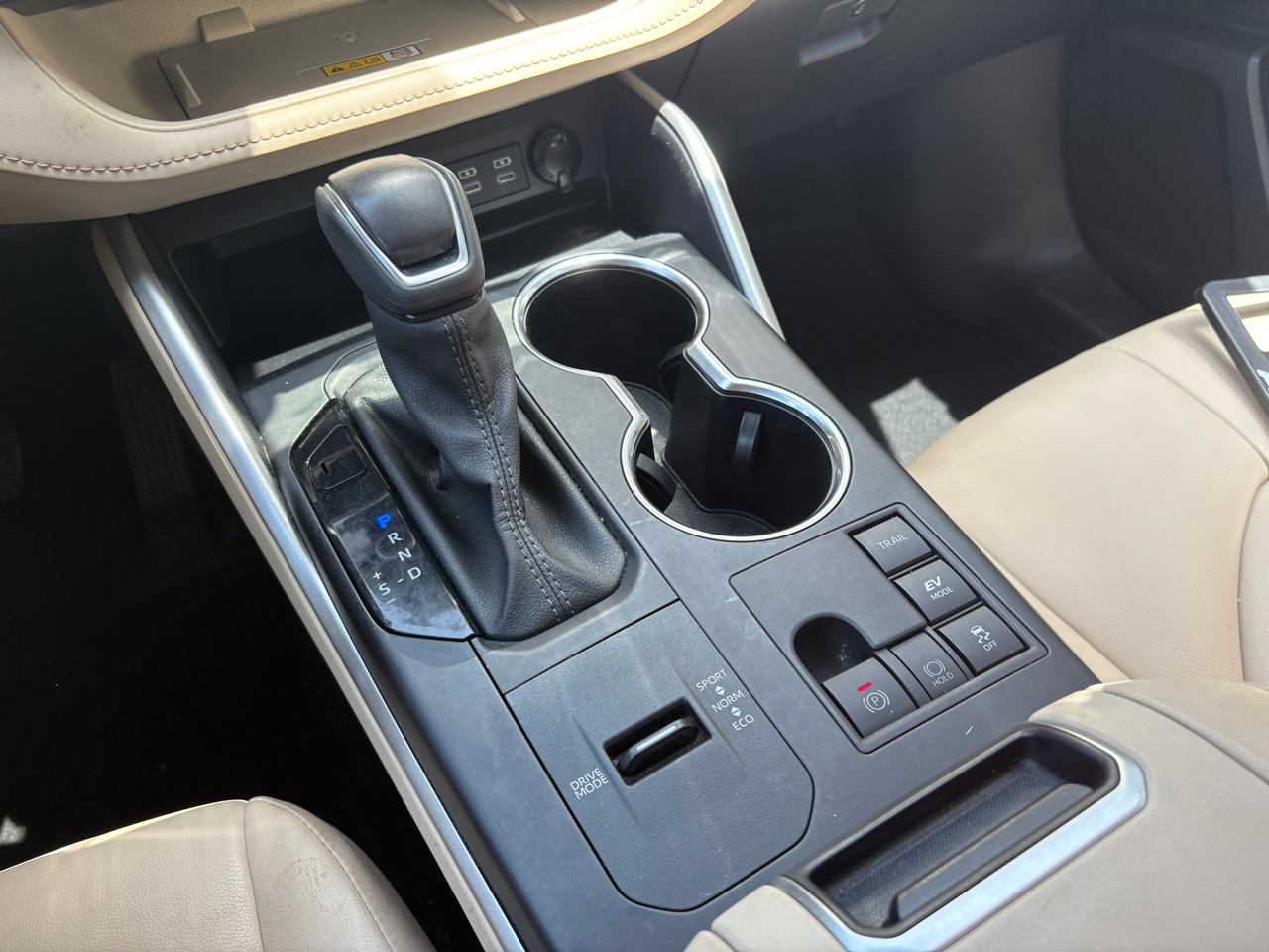 Toyota Highlander Hybrid XLE AWD (Natl) 2024
