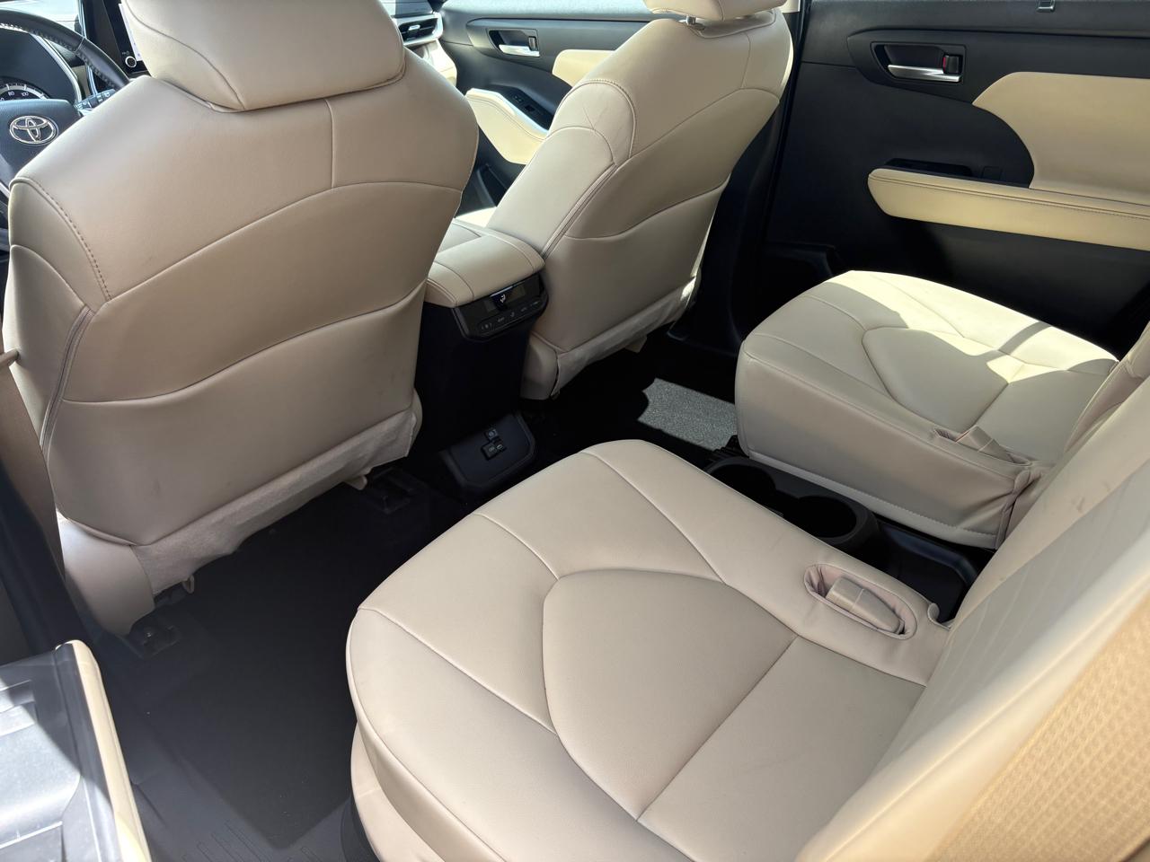 Toyota Highlander Hybrid XLE AWD (Natl) 2023