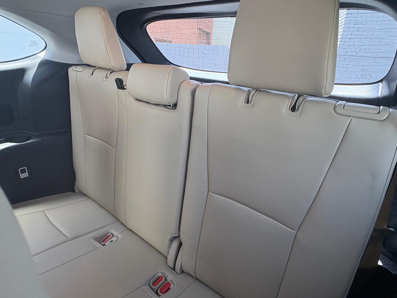 Toyota Highlander Hybrid XLE AWD (Natl) 2023