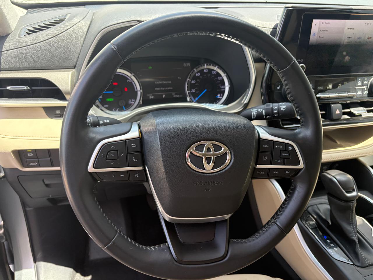 Toyota Highlander Hybrid XLE AWD (Natl) 2023
