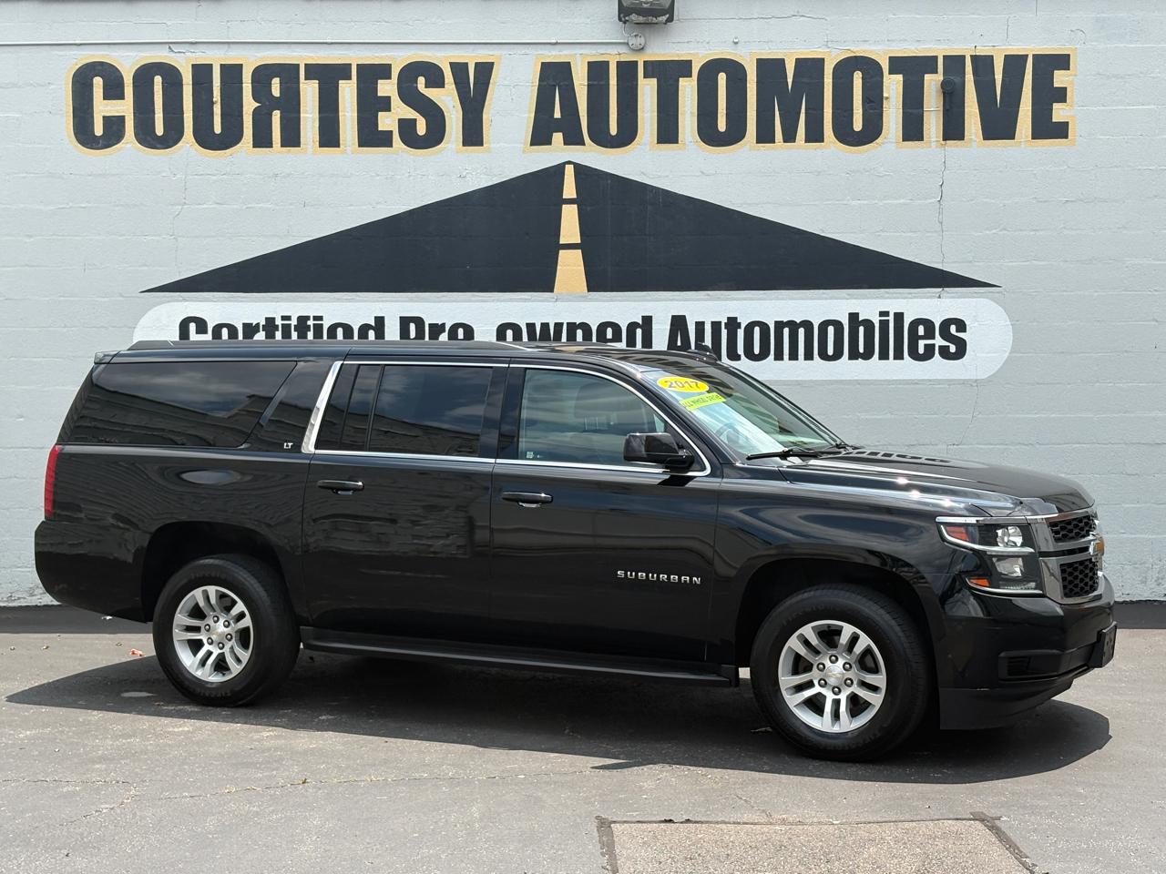 Chevrolet Suburban 4WD 4dr 1500 LT 2017