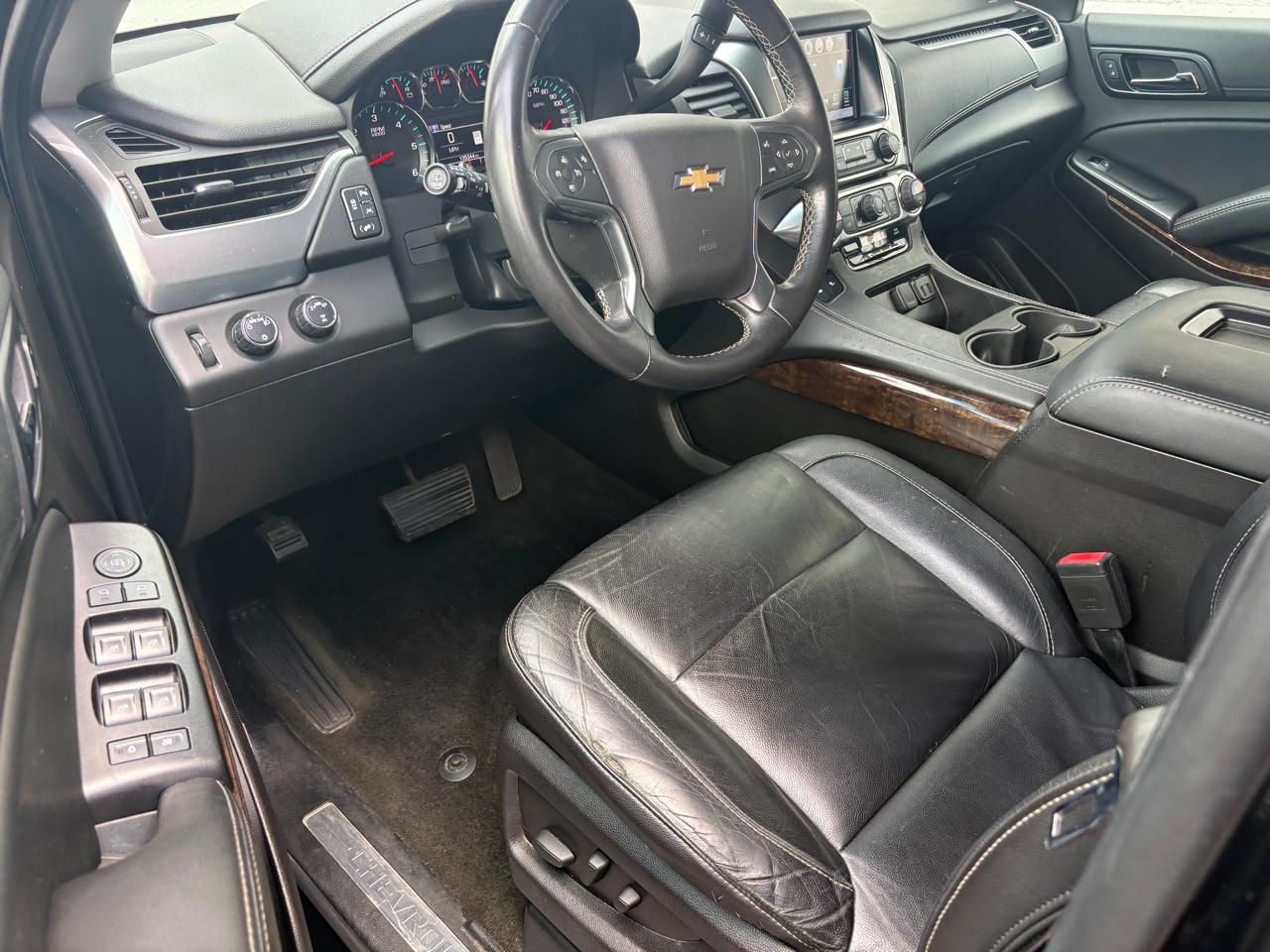 Chevrolet Suburban 4WD 4dr 1500 LT 2017