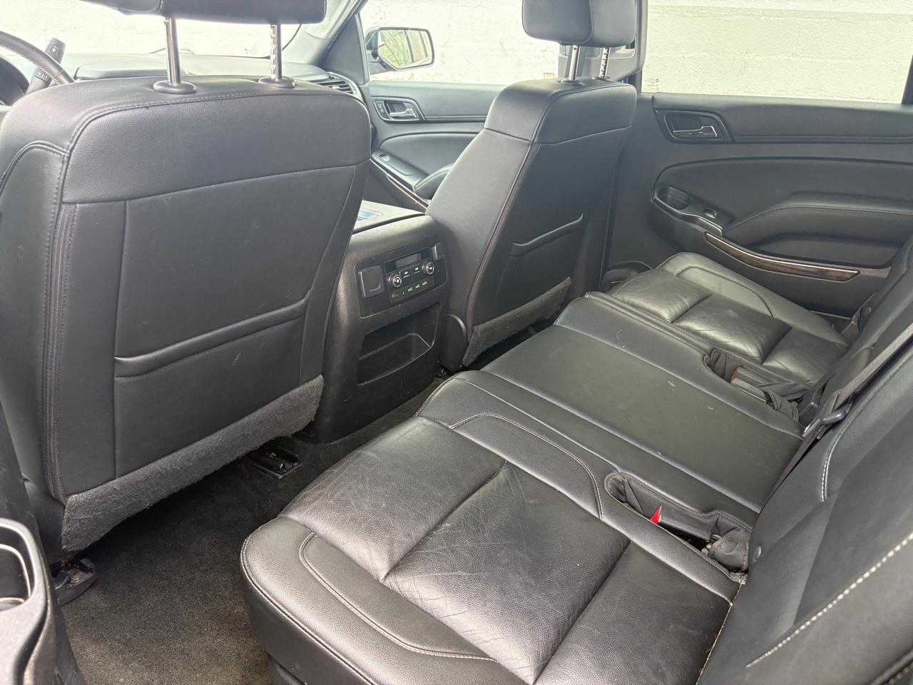 Chevrolet Suburban 4WD 4dr 1500 LT 2017