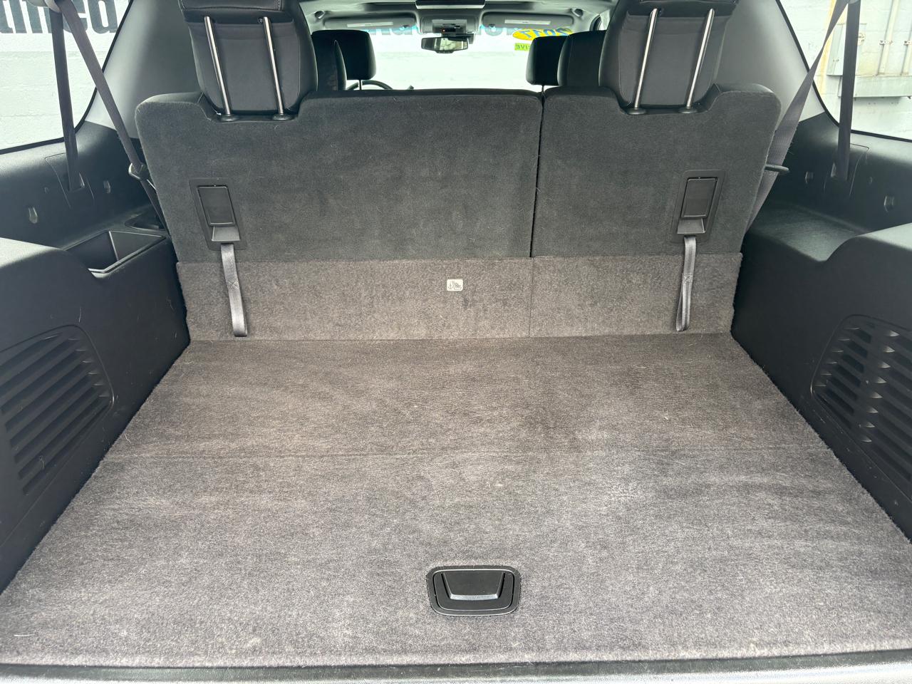 Chevrolet Suburban 4WD 4dr 1500 LT 2017