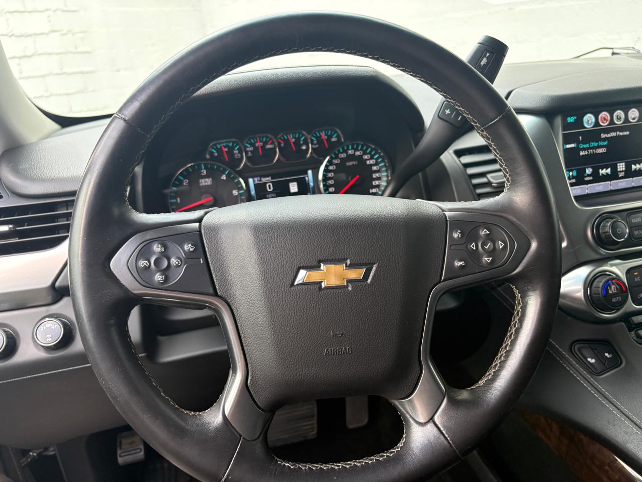 Chevrolet Suburban 4WD 4dr 1500 LT 2017