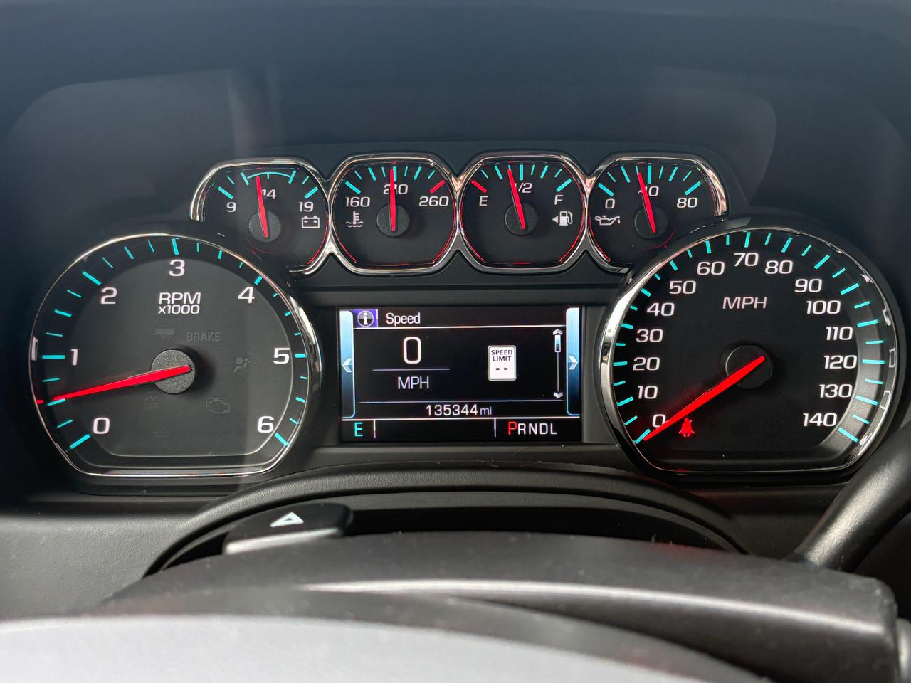 Chevrolet Suburban 4WD 4dr 1500 LT 2017