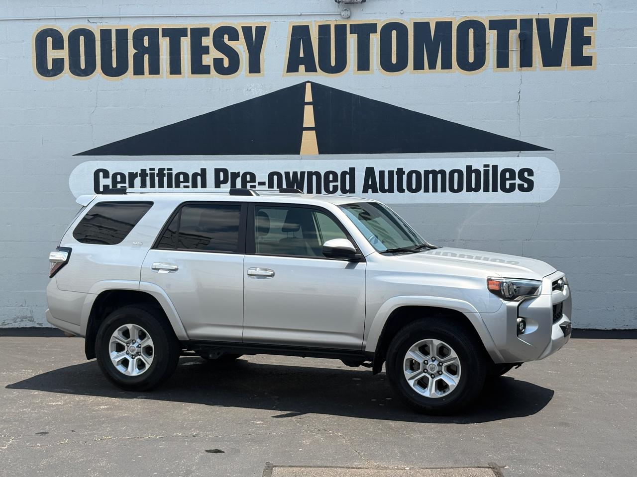 Toyota 4Runner SR5 4WD (Natl) 2024