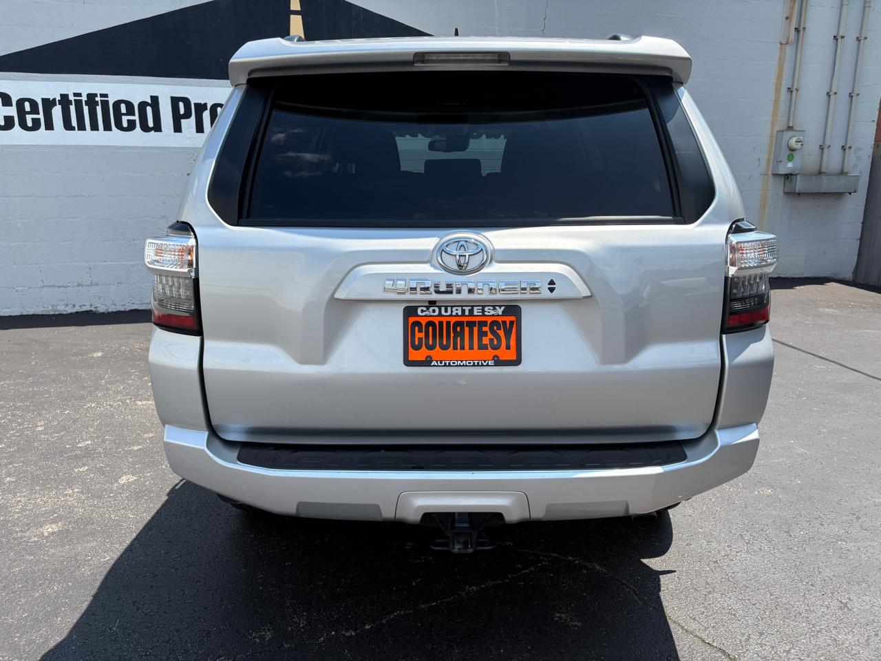 Toyota 4Runner SR5 4WD (Natl) 2024