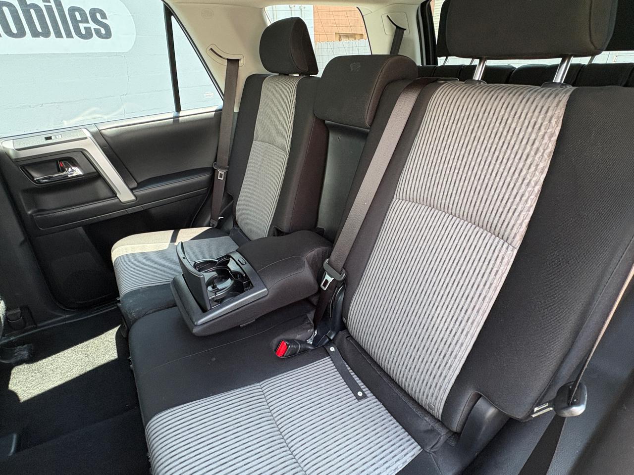Toyota 4Runner SR5 4WD (Natl) 2024