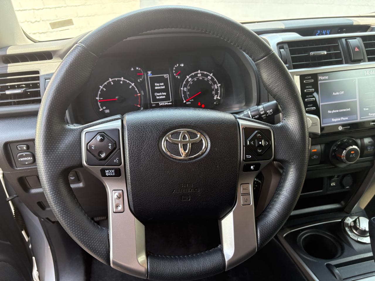 Toyota 4Runner SR5 4WD (Natl) 2024
