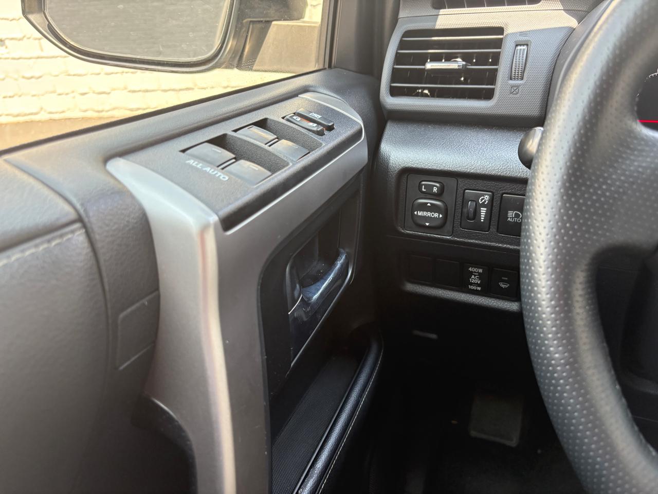 Toyota 4Runner SR5 4WD (Natl) 2024