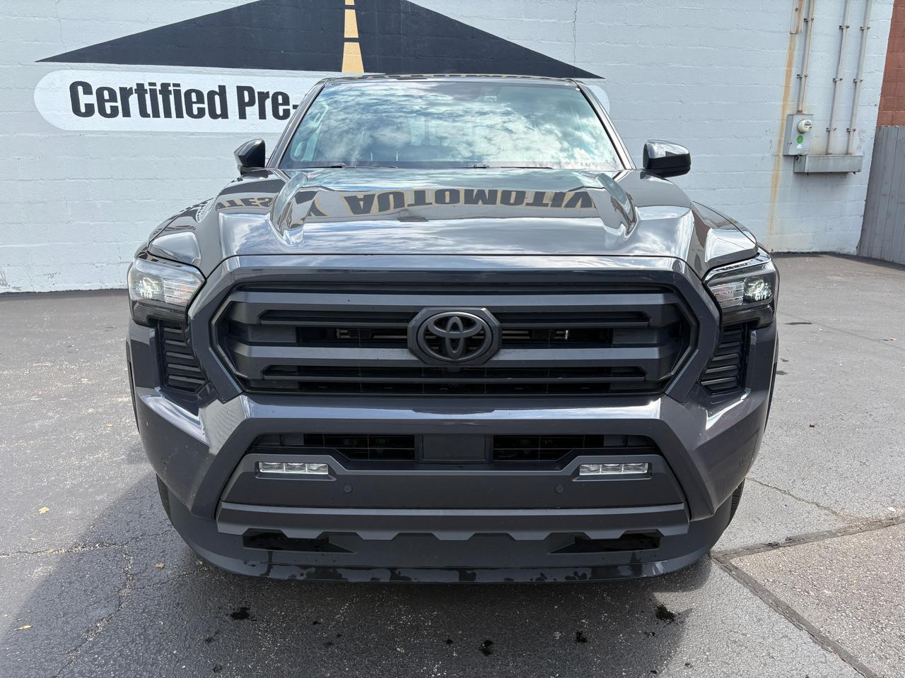 Toyota Tacoma 4WD SR5 Double Cab 5' Bed AT (Natl) 2024