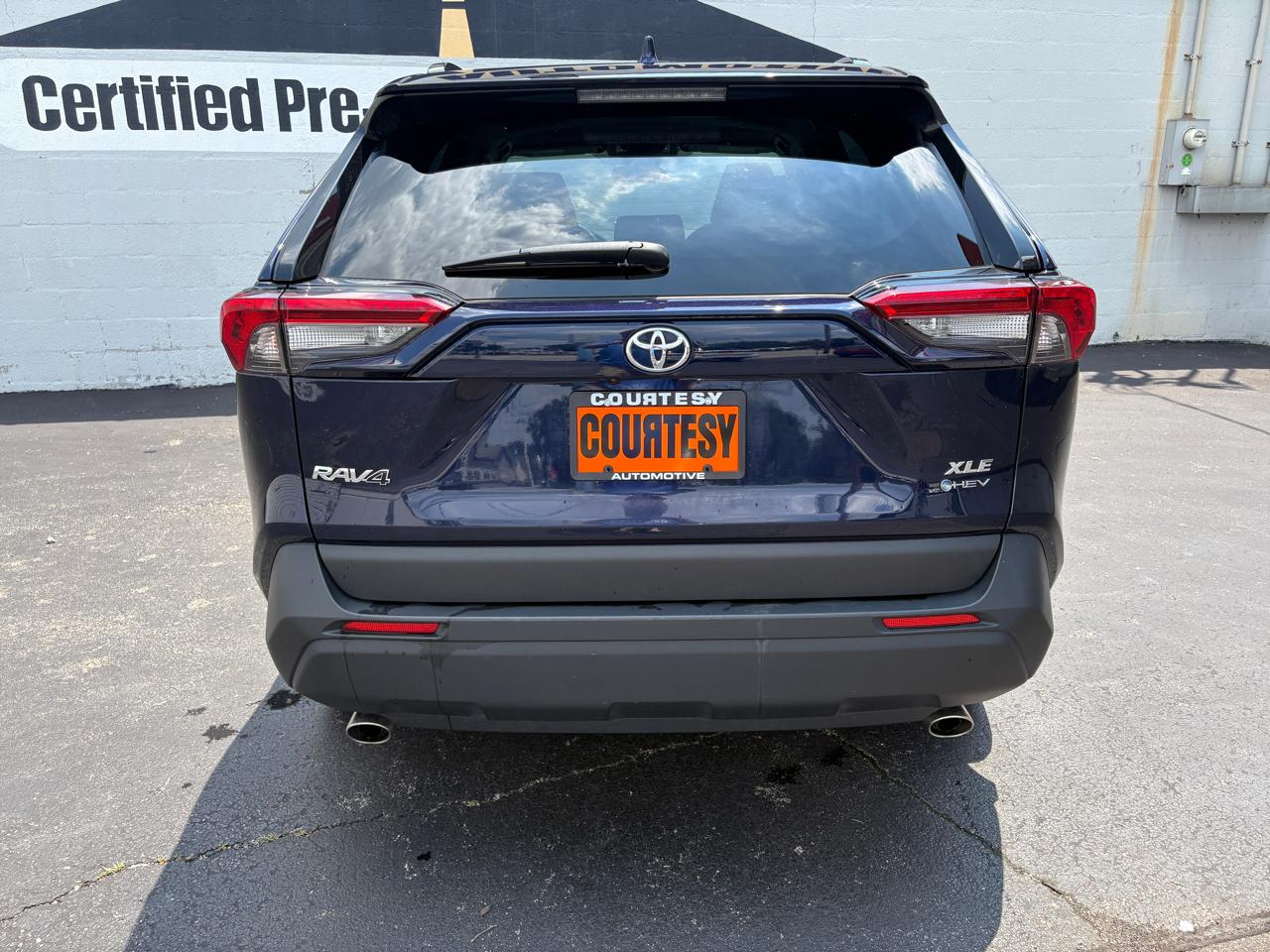 Toyota RAV4 Hybrid XLE AWD (Natl) 2025