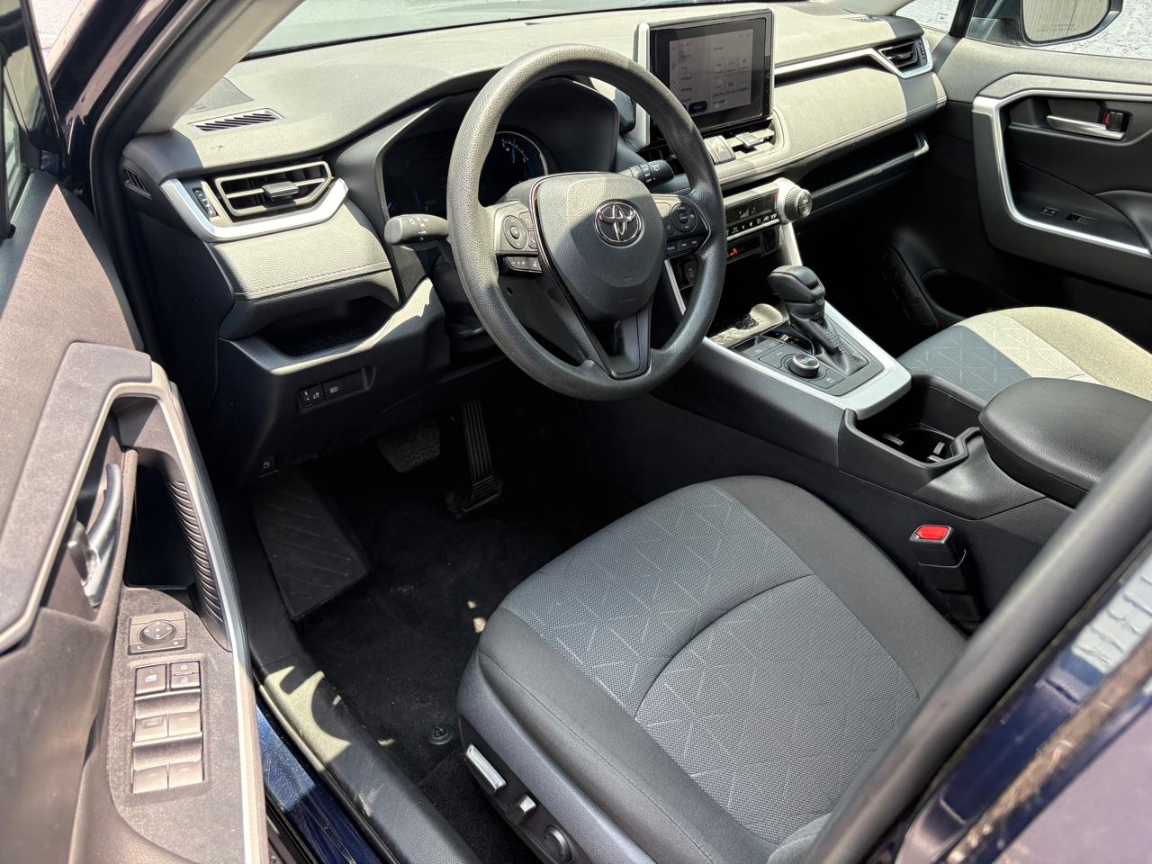 Toyota RAV4 Hybrid XLE AWD (Natl) 2025