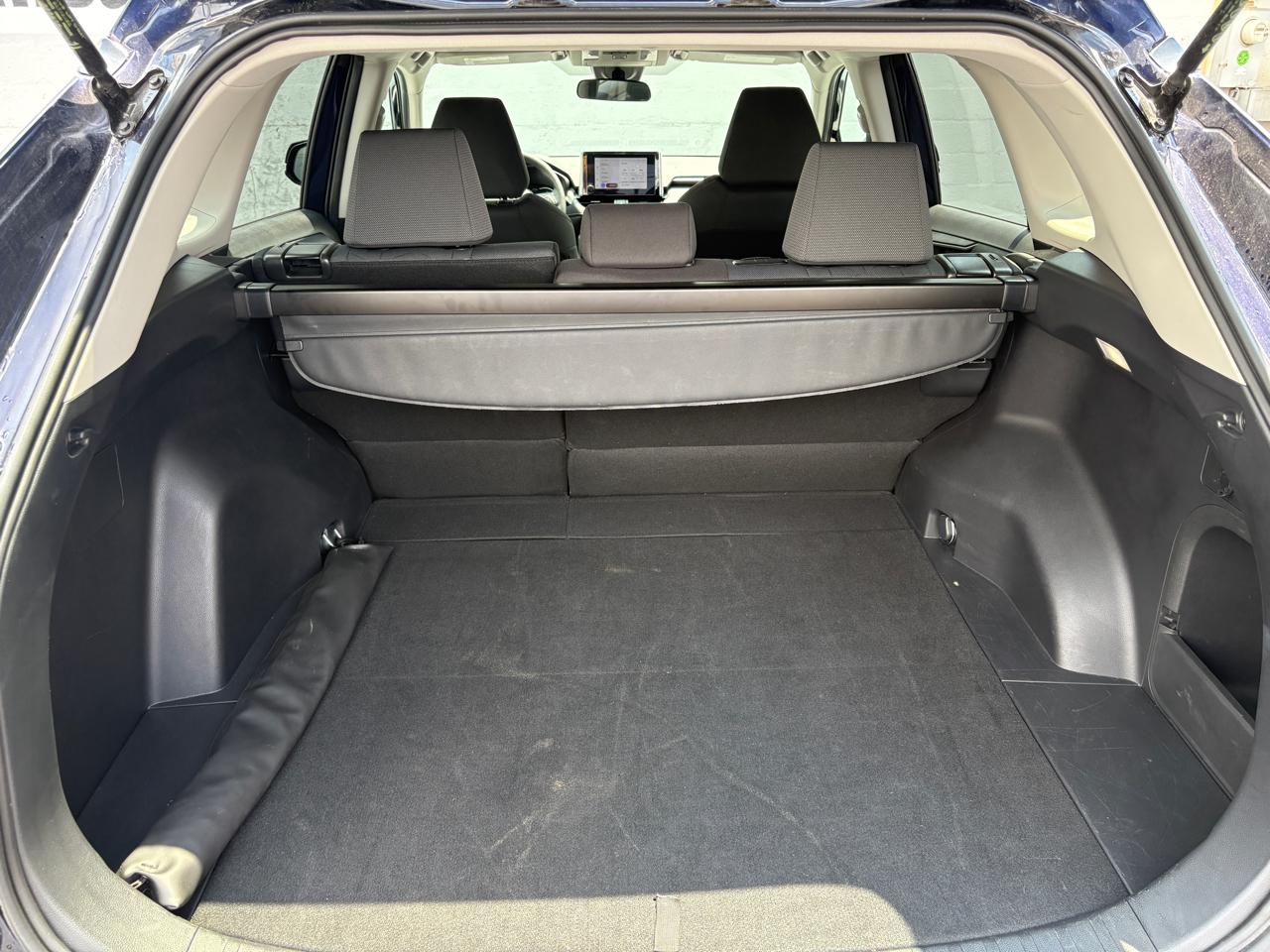Toyota RAV4 Hybrid XLE AWD (Natl) 2025