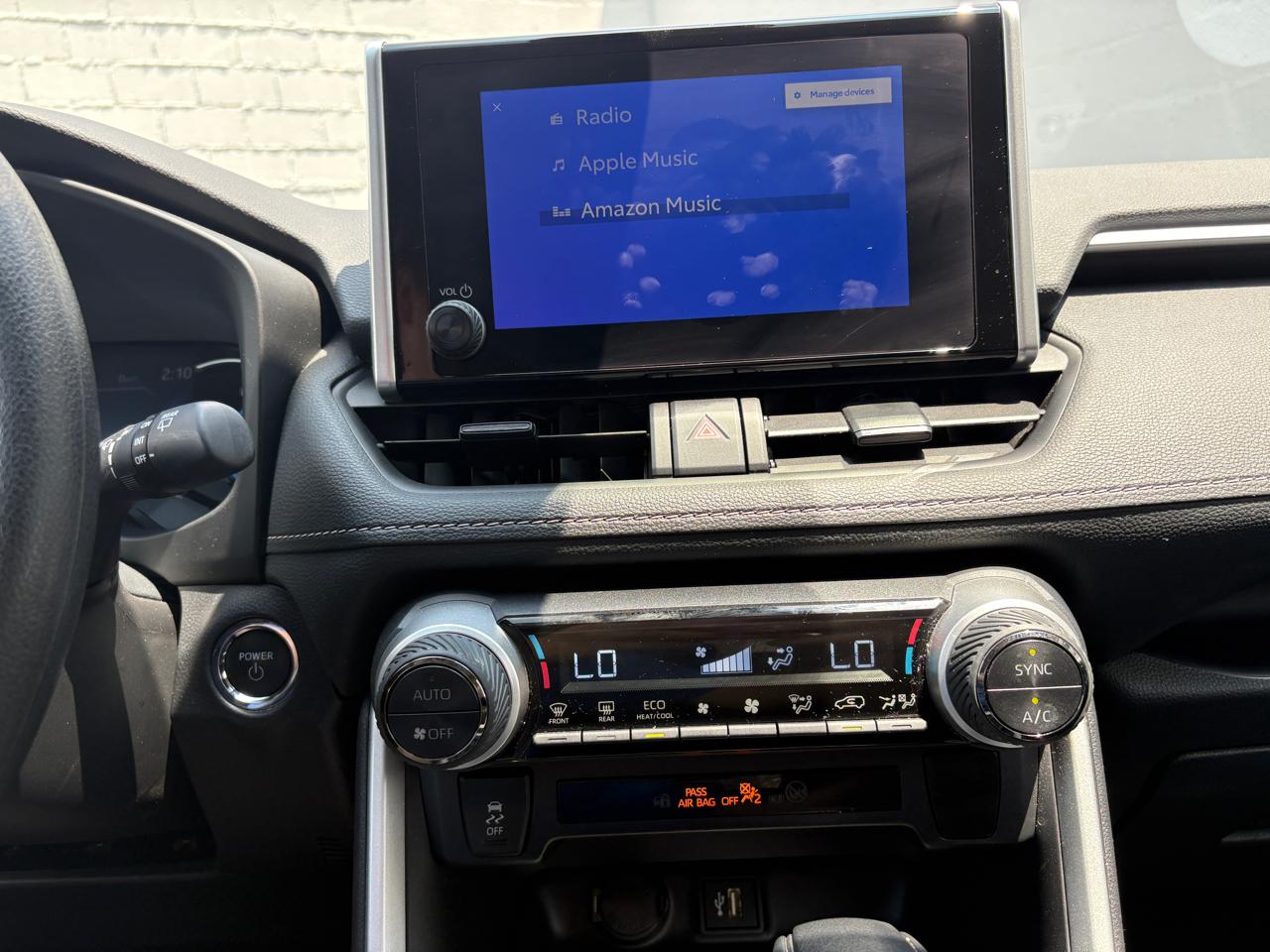Toyota RAV4 Hybrid XLE AWD (Natl) 2025