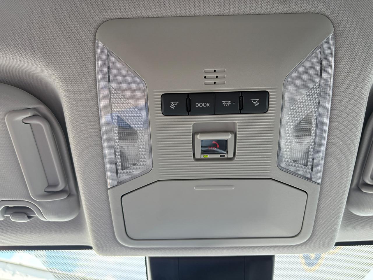Toyota RAV4 Hybrid XLE AWD (Natl) 2025