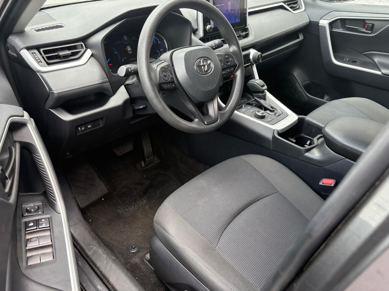Toyota RAV4 Hybrid LE AWD (Natl) 2025