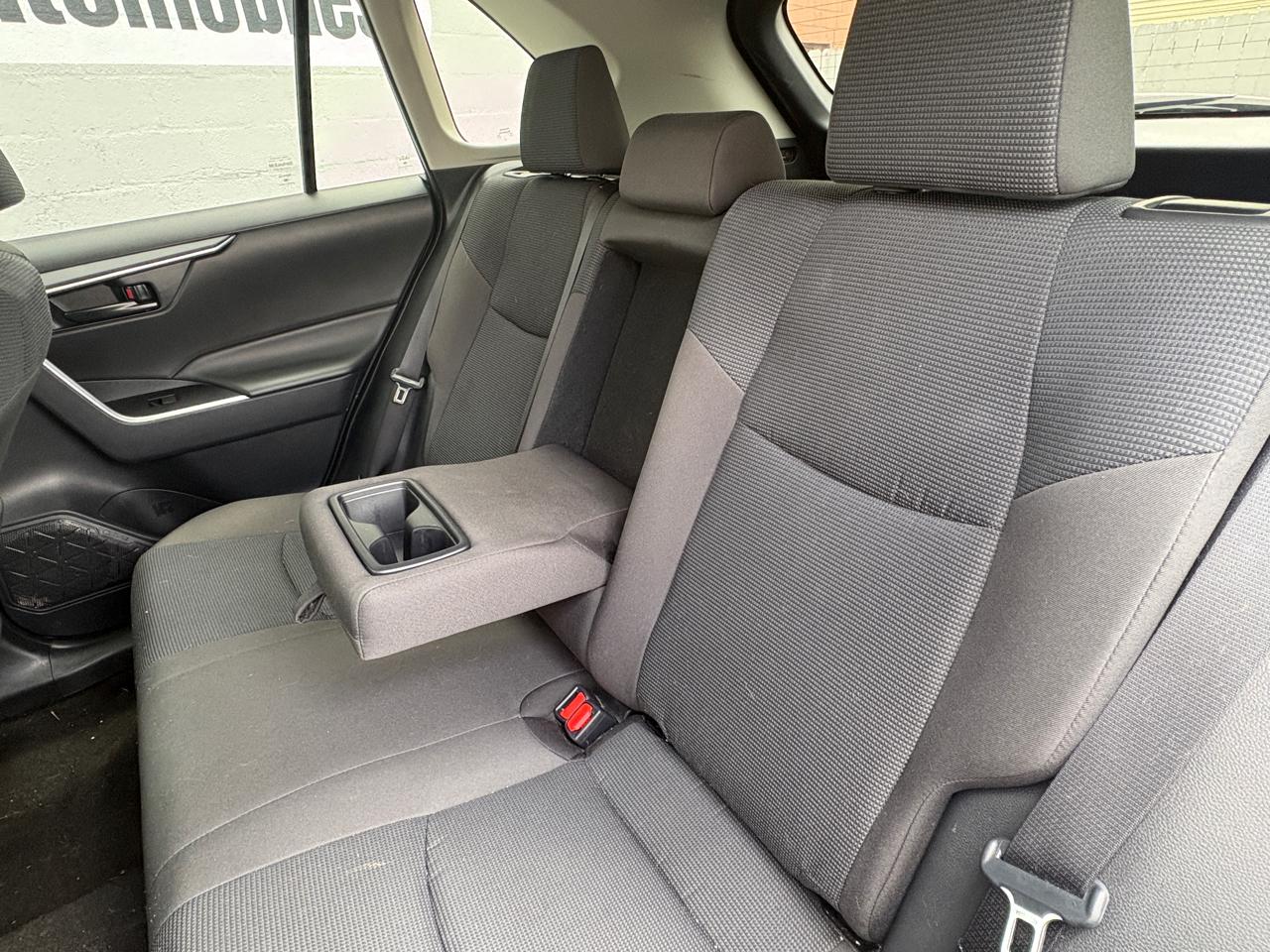 Toyota RAV4 Hybrid LE AWD (Natl) 2025