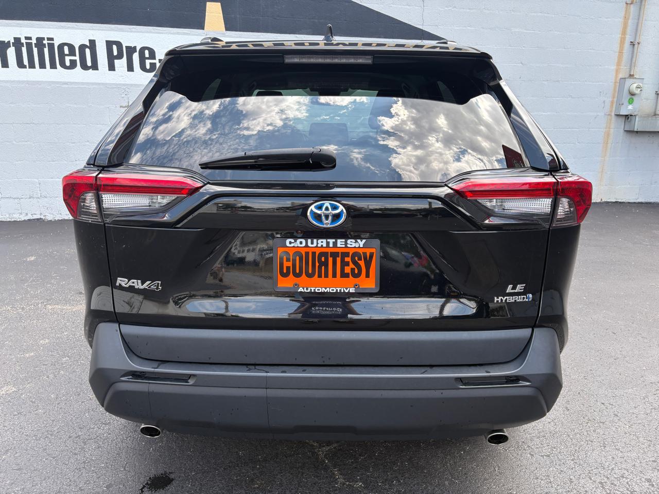 Toyota RAV4 Hybrid LE AWD (Natl) 2023