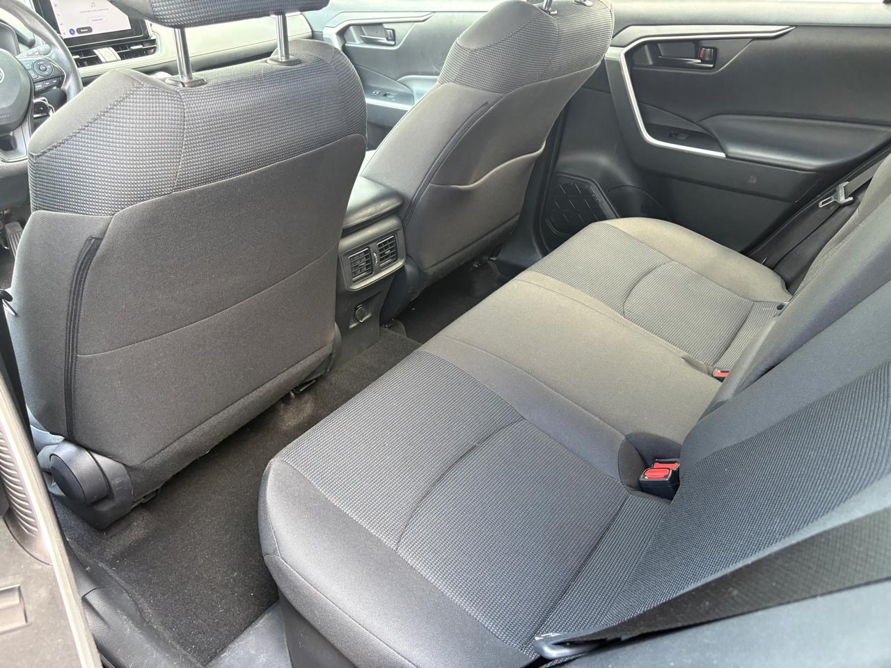 Toyota RAV4 Hybrid LE AWD (Natl) 2023