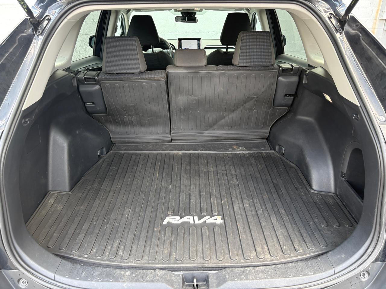 Toyota RAV4 Hybrid LE AWD (Natl) 2023