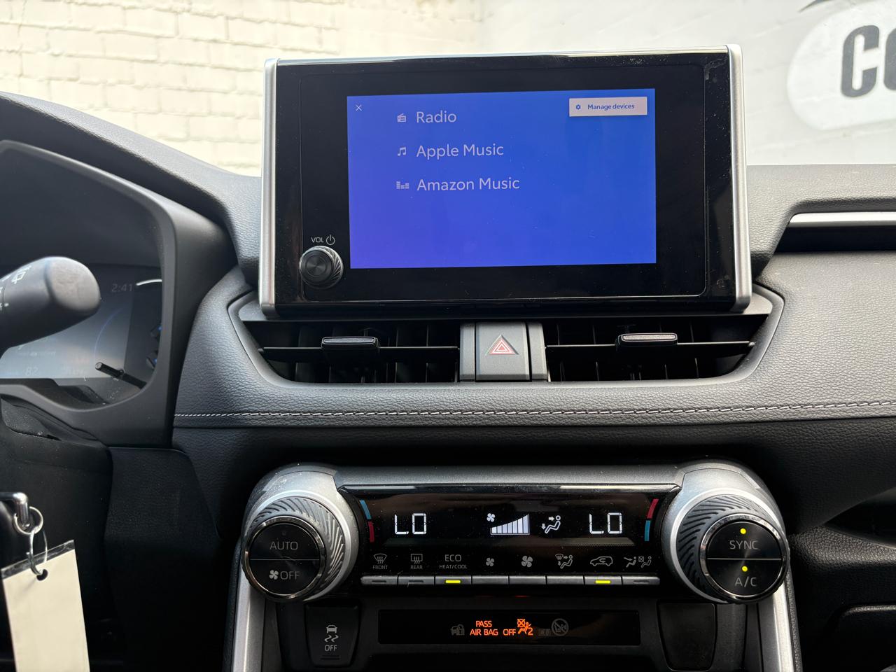 Toyota RAV4 Hybrid LE AWD (Natl) 2023
