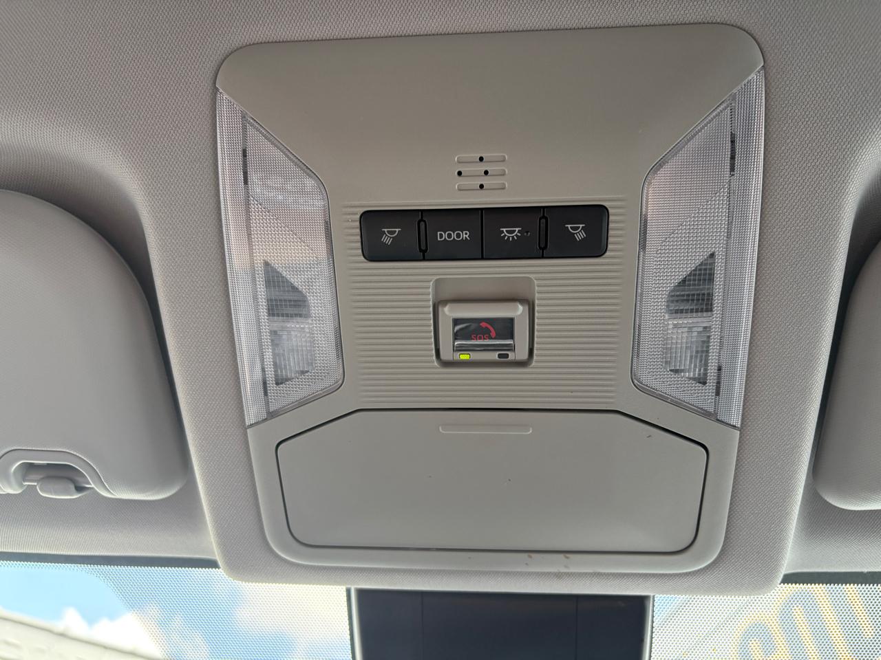 Toyota RAV4 Hybrid LE AWD (Natl) 2023