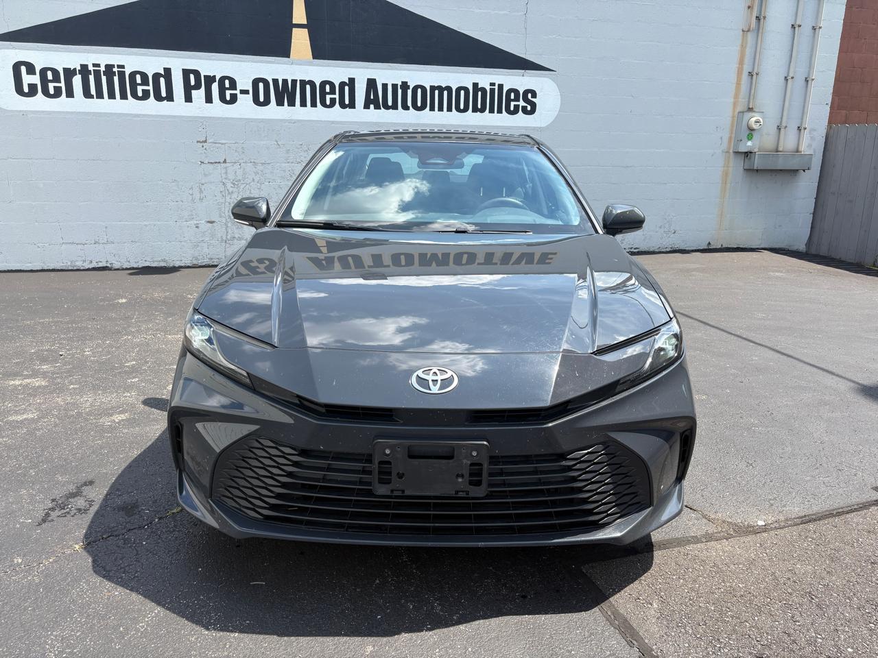 Toyota Camry LE (Natl) 2025