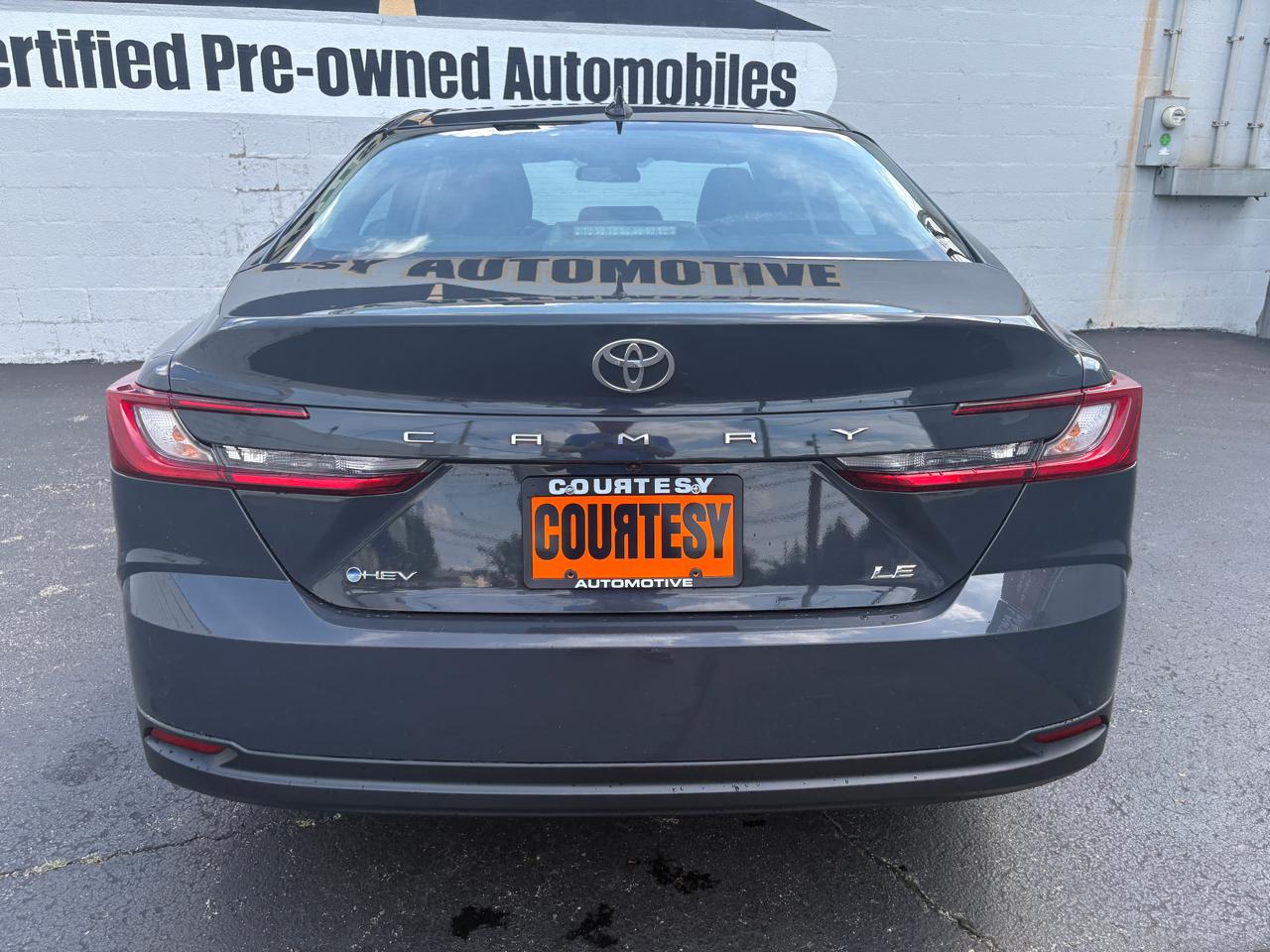 Toyota Camry LE (Natl) 2025