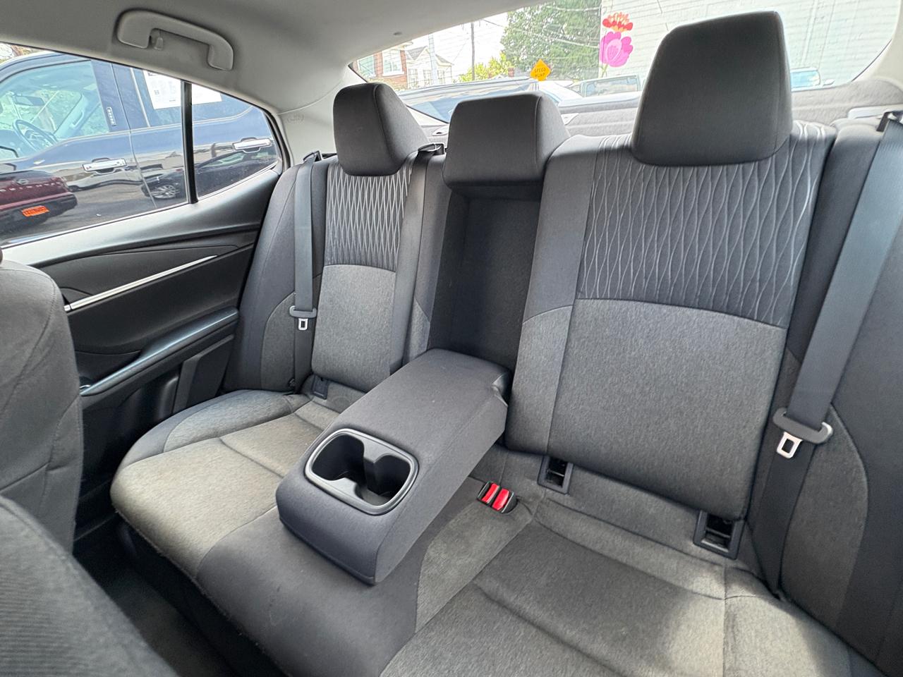 Toyota Camry LE (Natl) 2025