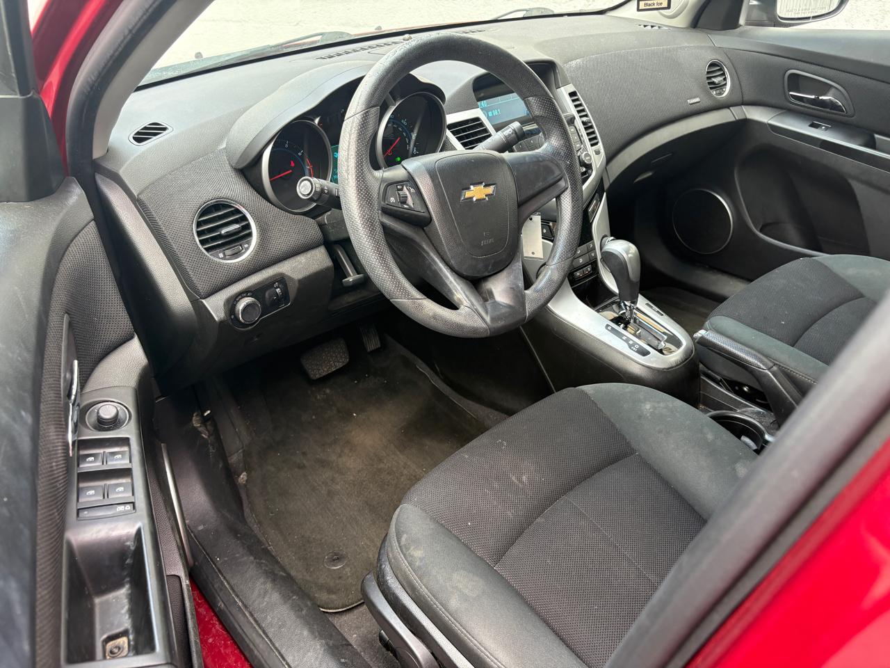 Chevrolet Cruze 4dr Sdn LT w/1FL 2011