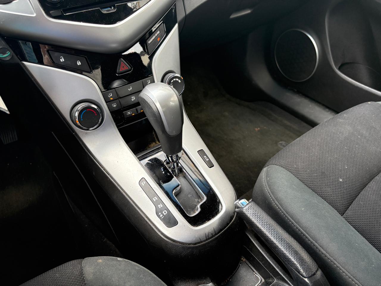 Chevrolet Cruze 4dr Sdn LT w/1FL 2011