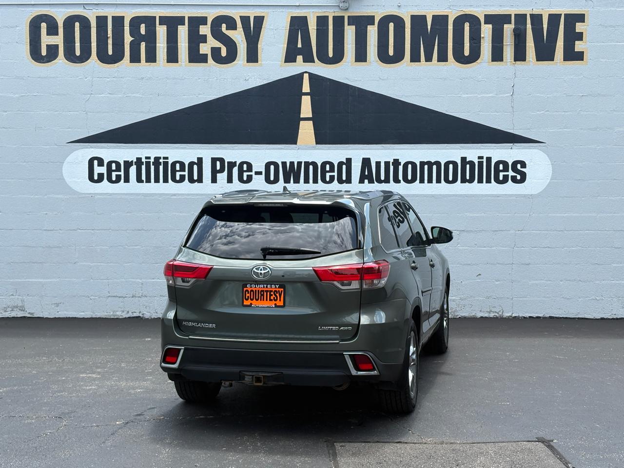 Toyota Highlander Limited V6 AWD (Natl) 2019