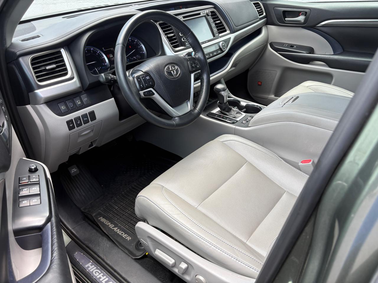 Toyota Highlander Limited V6 AWD (Natl) 2019