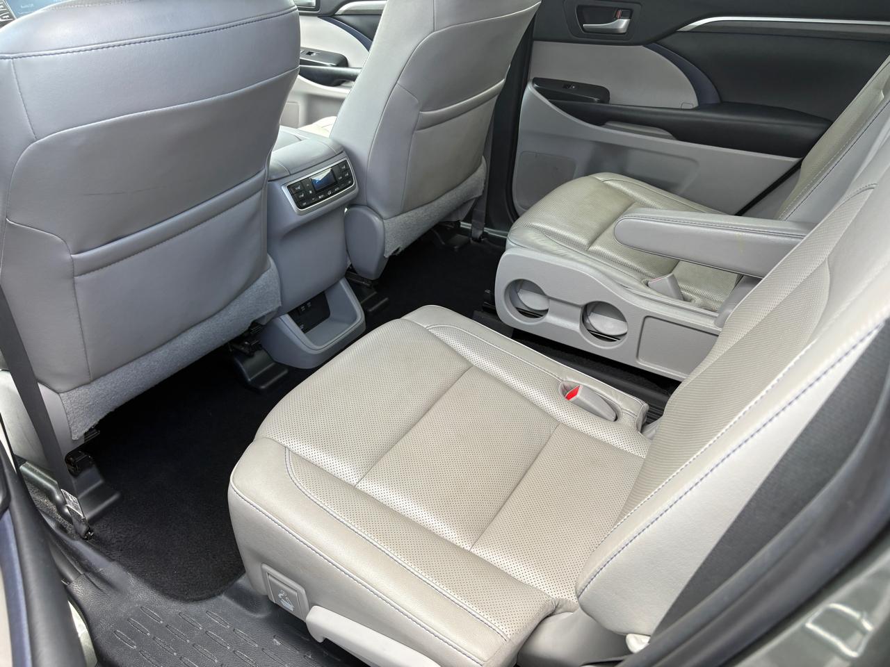 Toyota Highlander Limited V6 AWD (Natl) 2019