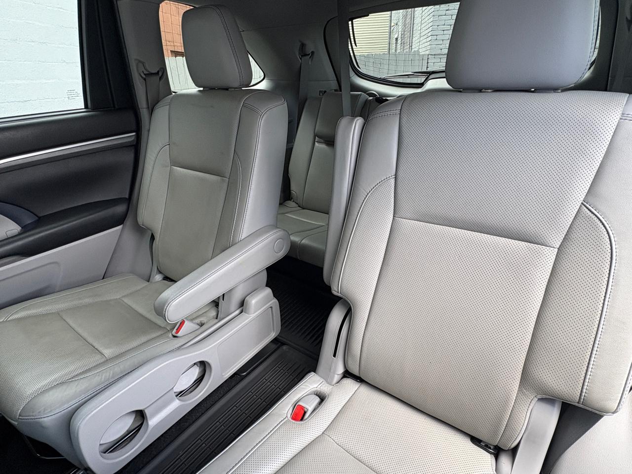 Toyota Highlander Limited V6 AWD (Natl) 2019