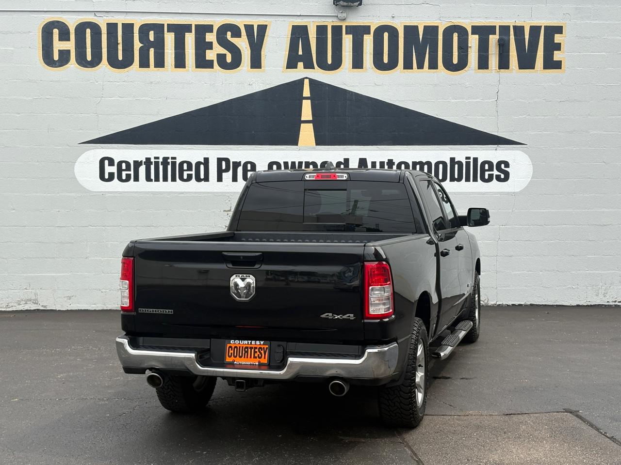 RAM 1500 Big Horn 4x4 Crew Cab 6'4" Box 2022