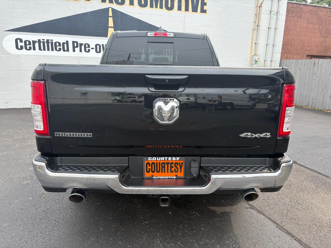 RAM 1500 Big Horn 4x4 Crew Cab 6'4" Box 2022