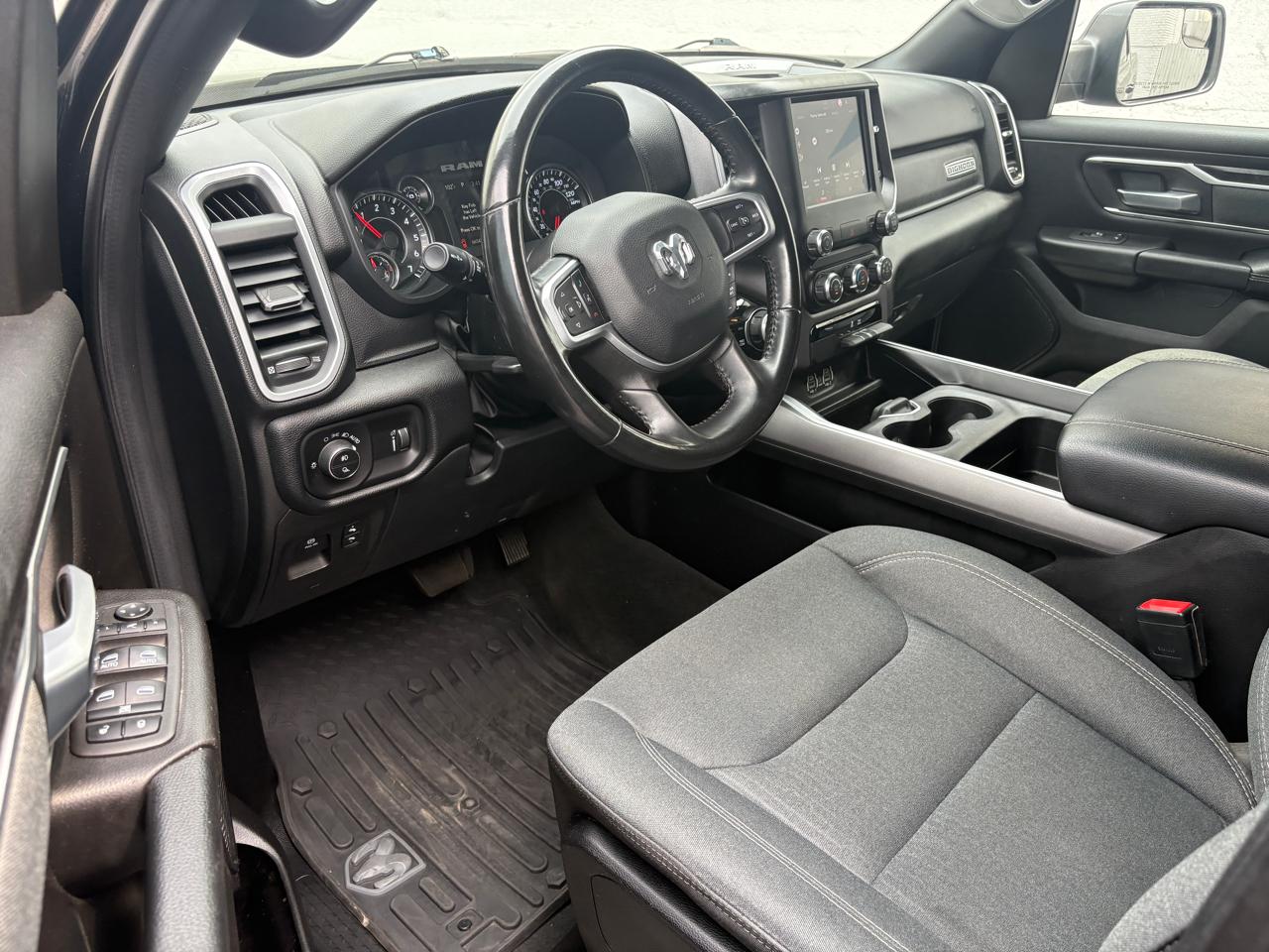 RAM 1500 Big Horn 4x4 Crew Cab 6'4" Box 2022