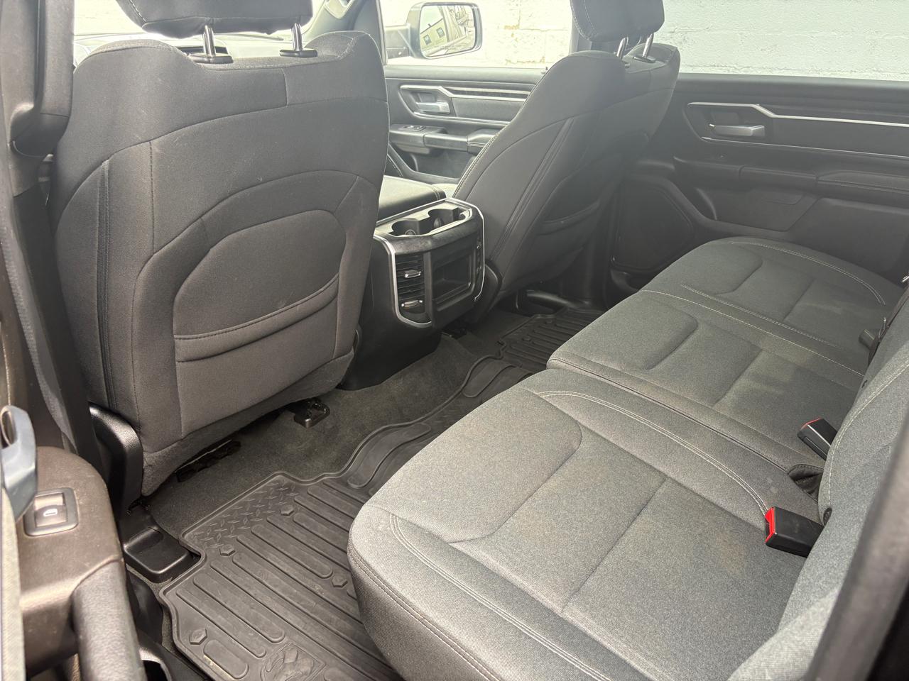 RAM 1500 Big Horn 4x4 Crew Cab 6'4" Box 2022