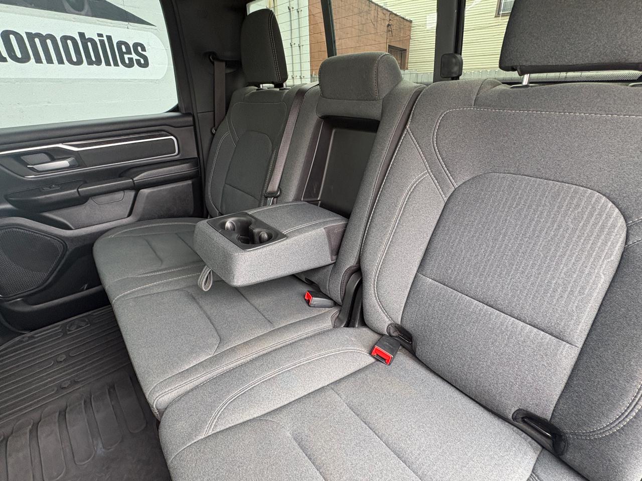 RAM 1500 Big Horn 4x4 Crew Cab 6'4" Box 2022